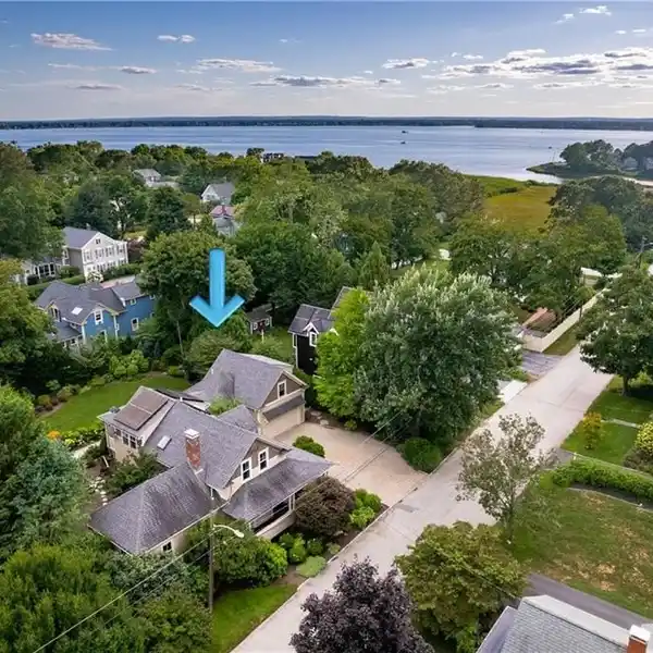 EXTENSIVELY UPDATED CLASSIC COTTAGE
