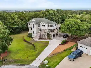 Outer Banks Retreat Next to Jockey's Ridge State Park