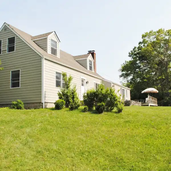 CHARMING COUNTRY HOME FOR RENT ON 4.5 ACRES