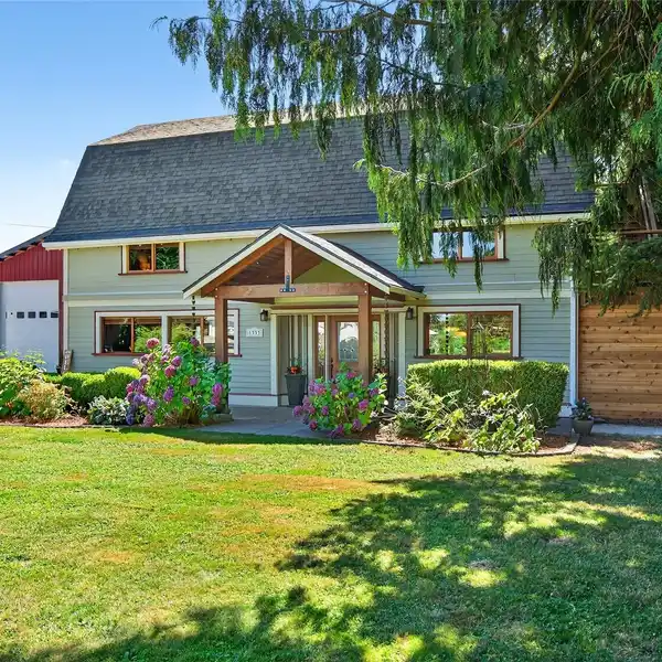 STUNNING BARN-TO-HOME CONVERSION