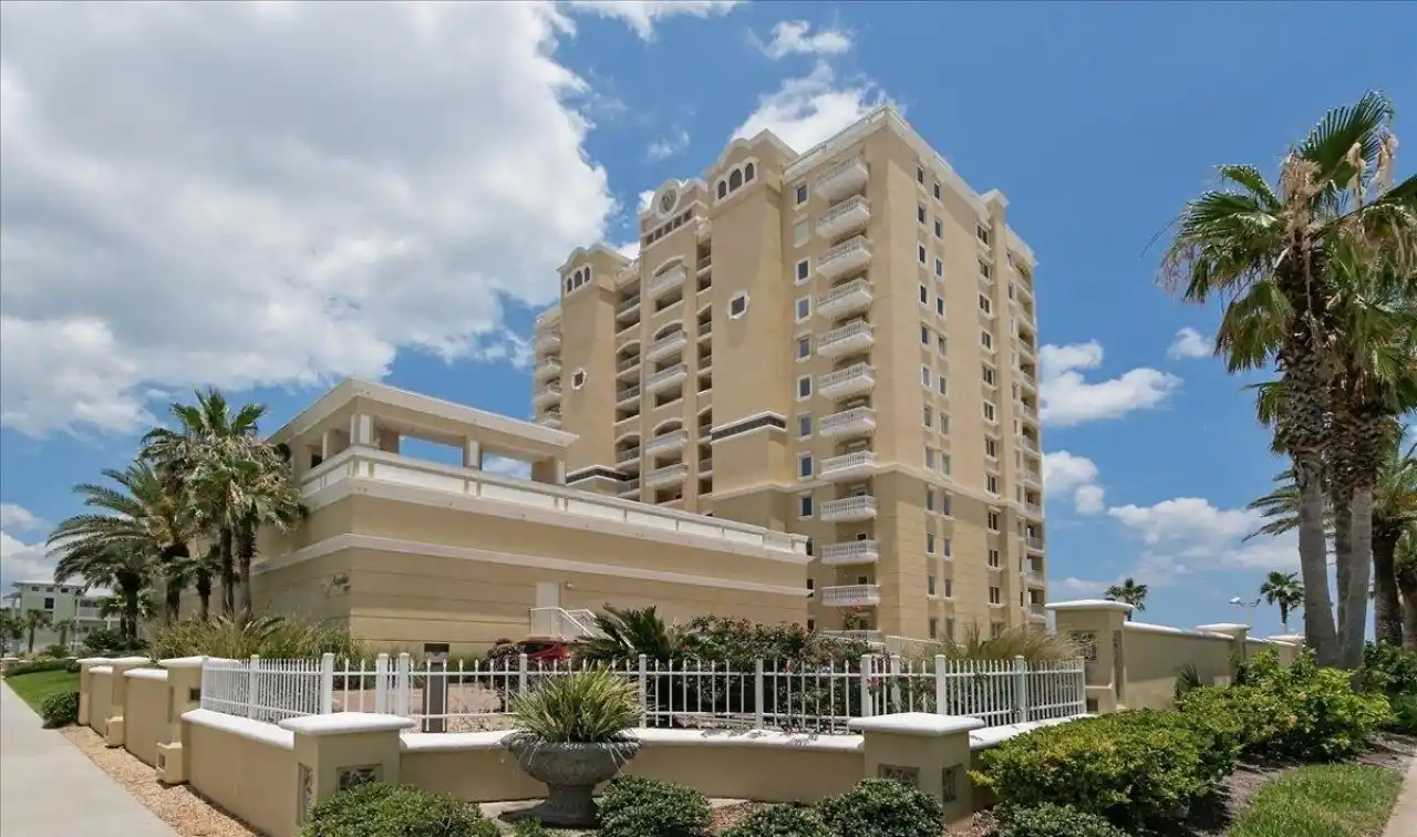 Gorgeous North End Unit in a Desirable Building