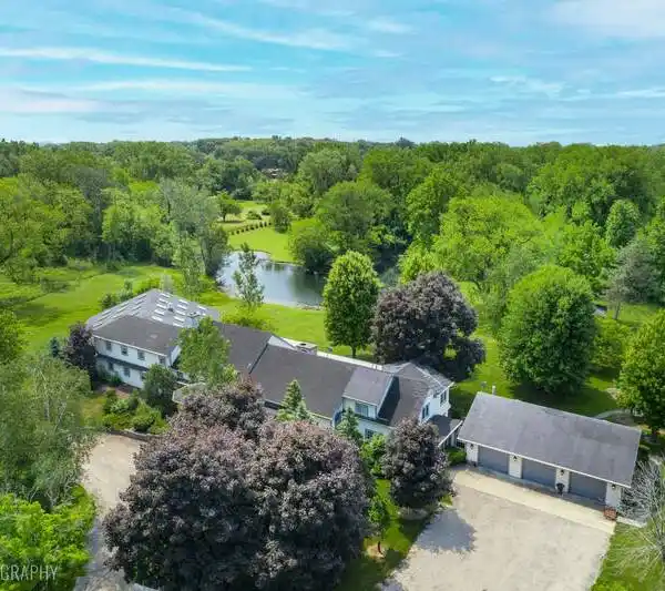 EXPANSIVE RESORT STYLE ESTATE IN COVETED BARRINGTON HILLS