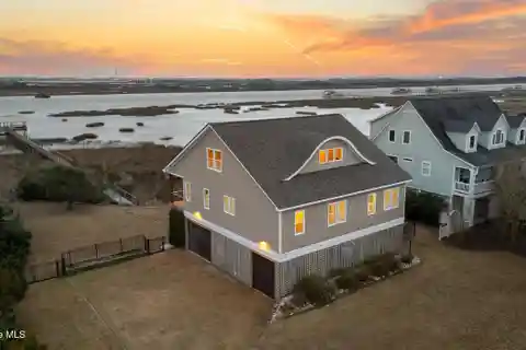 Exceptional Home on Pristine Waterfront