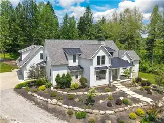 Spectacular Modern Farmhouse