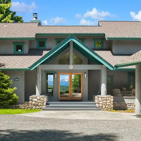 STUNNING MOUNTAIN VIEWS ON NEARLY FIVE PRIVATE ACRES