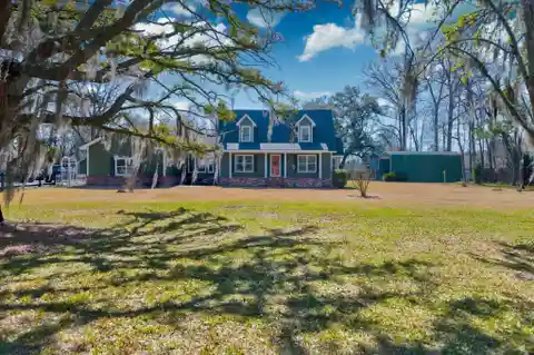 Stunning Three-Acre Urban Equestrian Farm