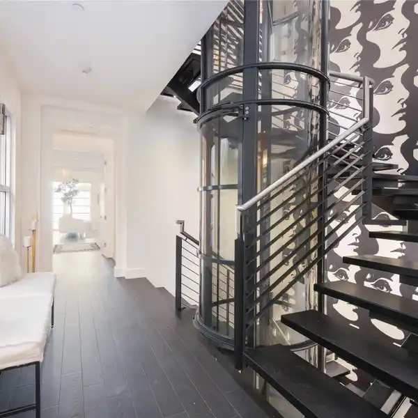 SPACIOUS METICULOUSLY DESIGNED TOWNHOME