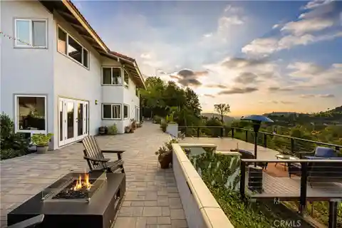Turnkey Home with Unparalleled Panoramic Views