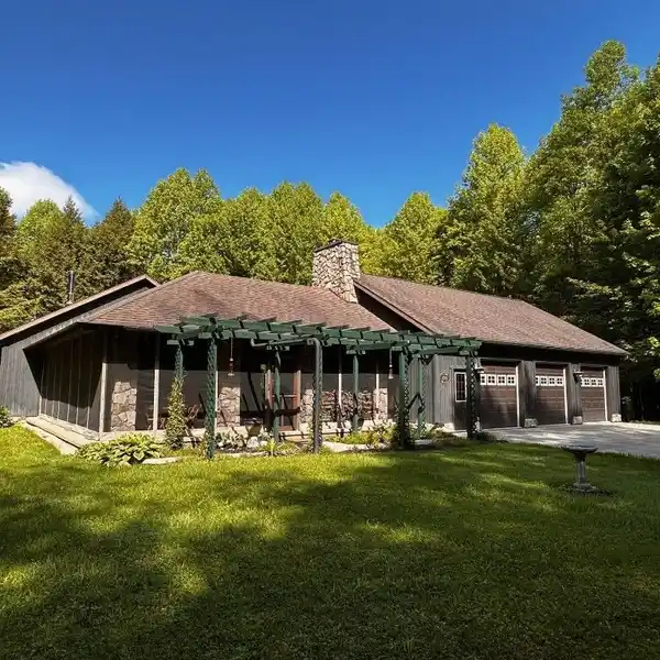 BEAR RAMBLE - 90-ACRE ESTATE