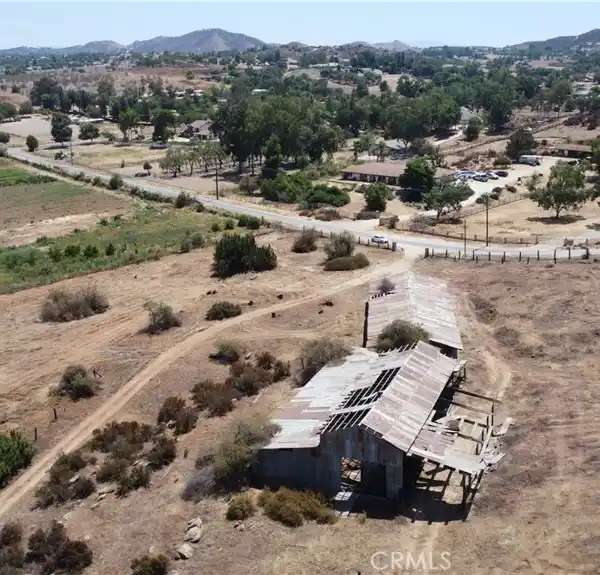 30 ACRES IN PRIME LOCATION