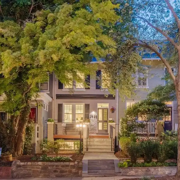 INCREDIBLE GEM IN GLOVER PARK