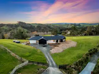 Modern Rural Escape with Stunning Views