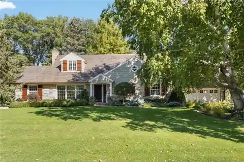 Outstanding Home in Golf Terrace Heights