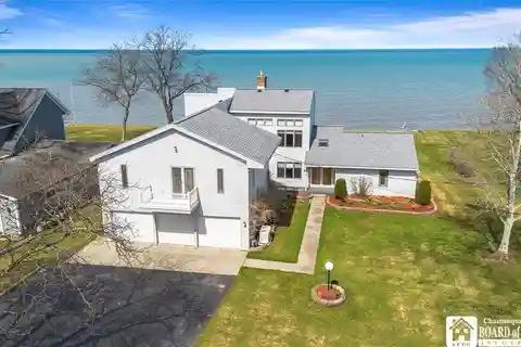 Contemporary Lake Erie Home in Shore Acres