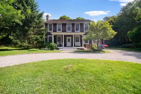 Lovely Four Bedroom Pool Home for Rent