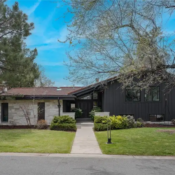 MID-CENTURY MODERN GEM
