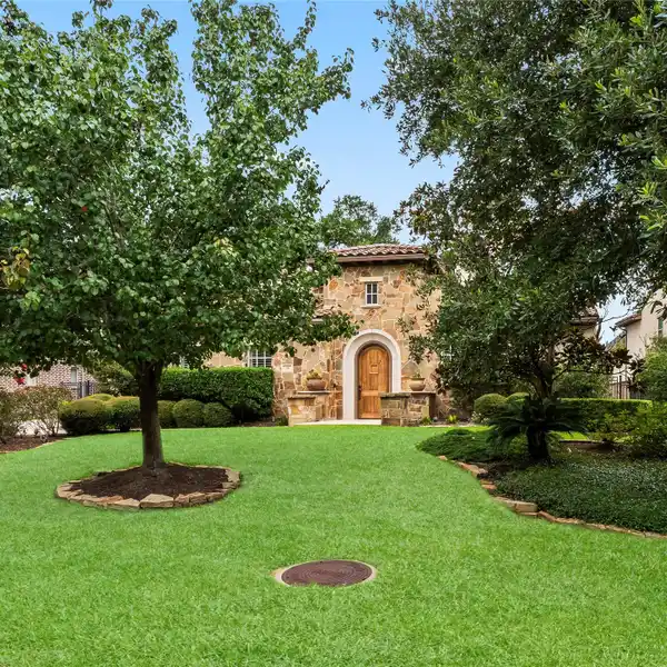 REFINED MEDITERRANEAN ESTATE