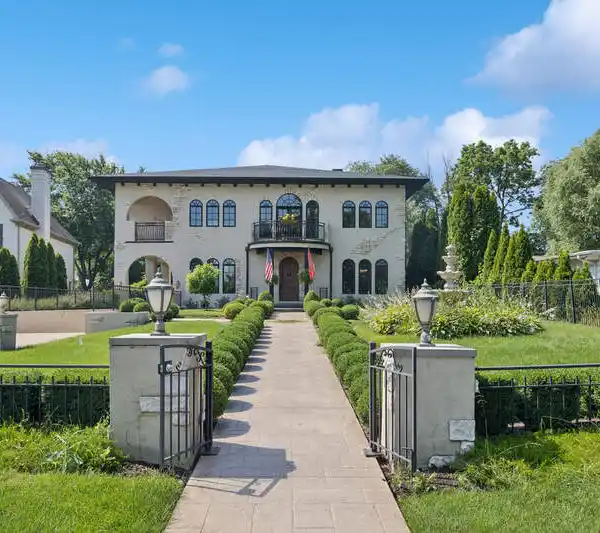 LIVE INSIDE A WORK OF ART