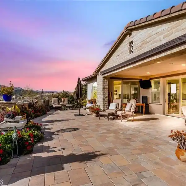 FABULOUS HILLSIDE HOME WITH SPECTACULAR VIEWS