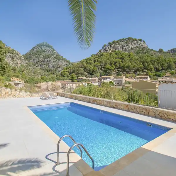 BEAUTIFUL, MODERN TOWNHOUSE WITH POOL IN CAIMARI