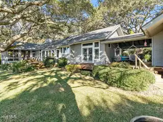 Oak Knoll - Rare Coastal Retreat