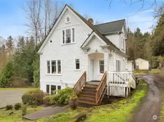 Charming 1928 Craftsman with Cottage & Office
