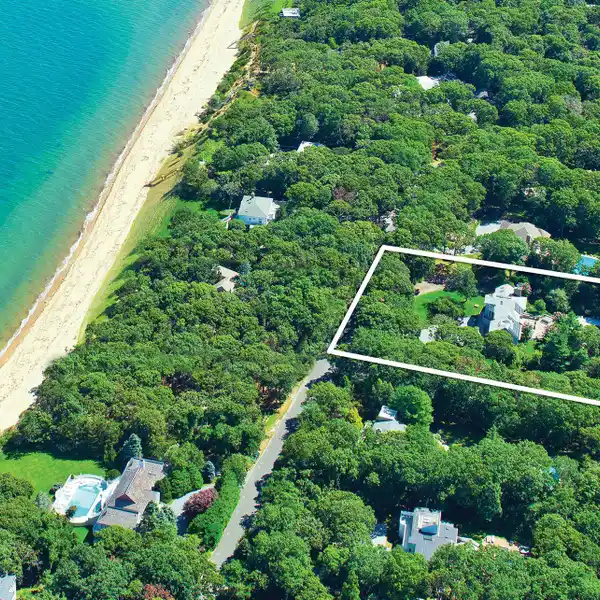 ELEGANT, SUNLIT RETREAT WITH STUNNING BAY VIEWS