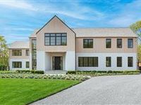 NEW BRIDGEHAMPTON MODERN FARMHOUSE