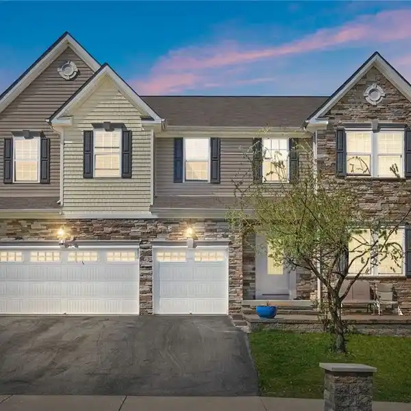 SPACIOUS HOME IN THE DESIRABLE CENTENNIAL POINT NEIGHBORHOOD