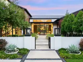 One-Of-A-Kind Retreat in the Heart of Dallas
