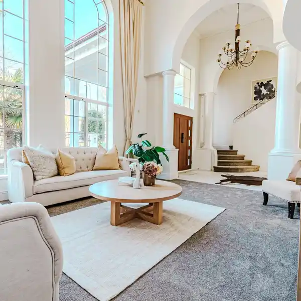 BREATHTAKING GEORGIAN MASONRY RESIDENCE
