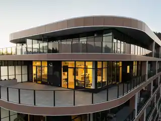 Sophisticated Sub-Penthouse