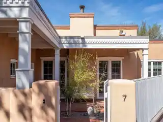 Rare Detached Condominium in Manderfield