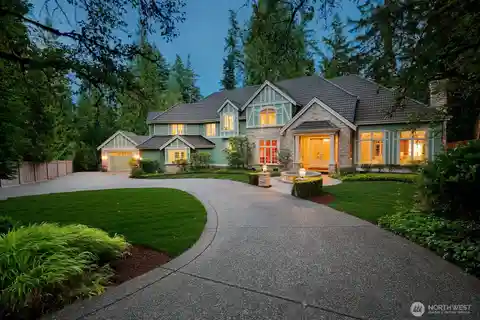 Refined Living in a Serene Setting