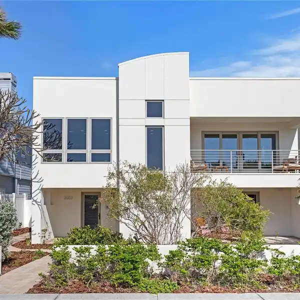 MODERN GULF-VIEW MASTERPIECE