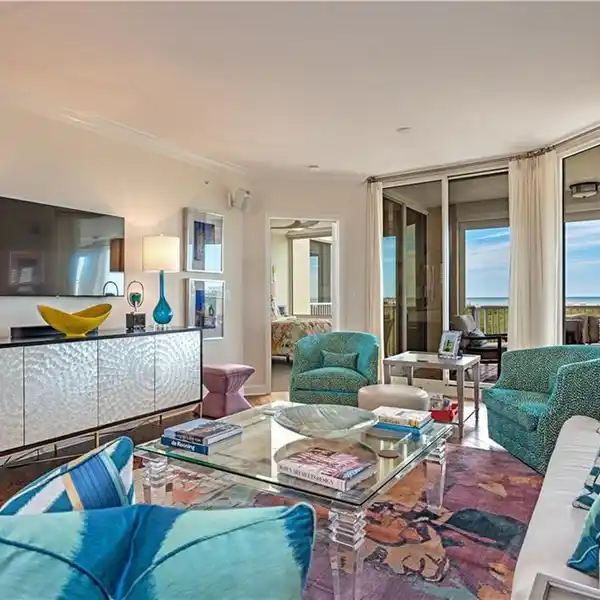 UNPARALLELED LUXURY WITH BREATHTAKING VIEWS OF THE GULF OF MEXICO