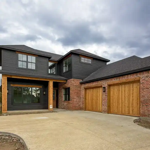 SOPHISTICATED CRAFTSMANSHIP WITH SMART MODERN COMFORTS