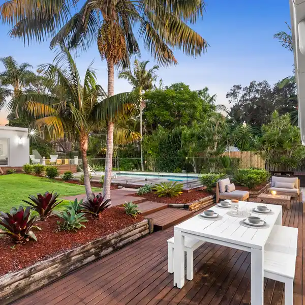 MODERNIST GEM IN A SPECTACULAR BEACHSIDE SETTING