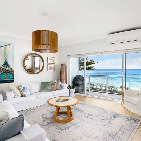 ABSOLUTE BEACHFRONT APARTMENT