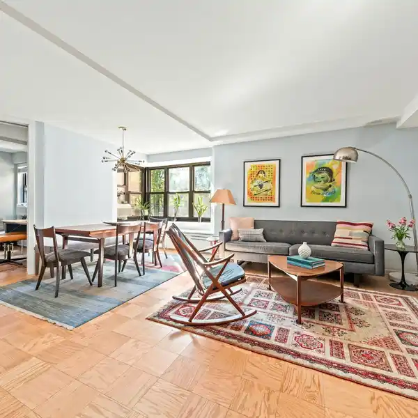 BEAUTIFULLY RENOVATED HOME WITH TREETOP VIEWS