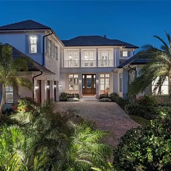 IMPECCABLE LUXURY HOME WITH WIDE VISTAS OF DOUBLOON BAY