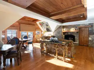 Exclusive Top-floor Penthouse in the Ritz Carlton