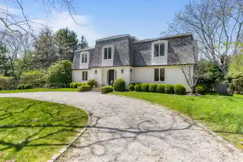 Wonderful Southampton Village Rental Home