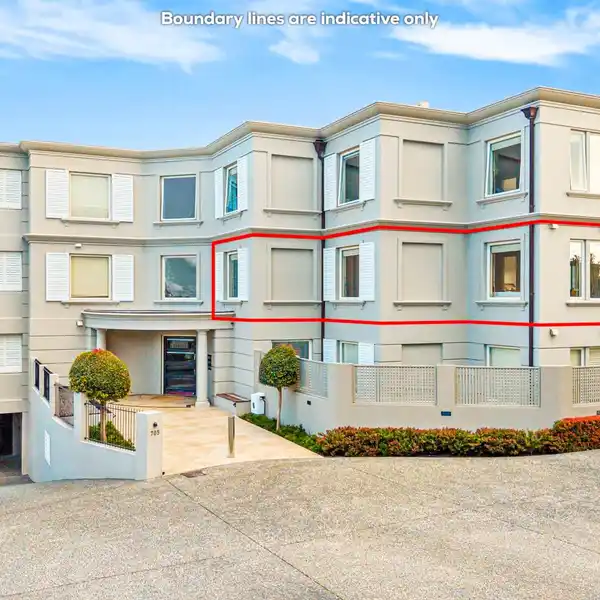 ELEGANT REMUERA RETREAT WITH YEAR-ROUND ENTERTAINING