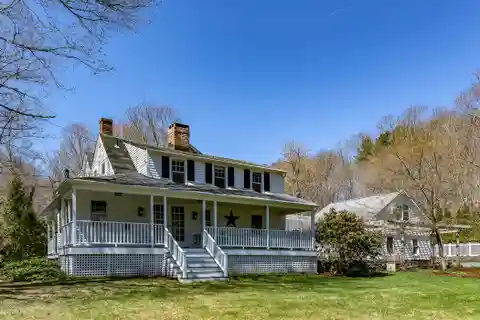 Quintessential Antique Farmhouse