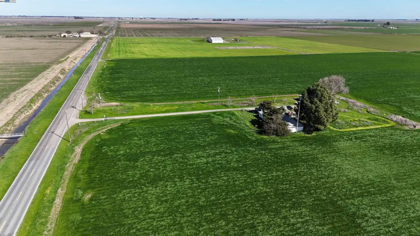 80 Acres - Create a Family Compound