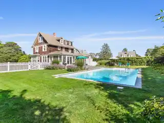 Six Bedroom Country Traditional Home for Rent