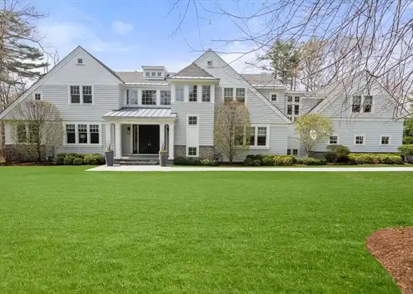 SOPHISTICATED RESIDENCE ON A COVETED STREET