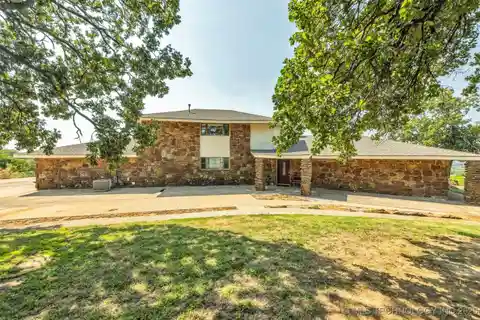 Unique Umbrella Home with Million-Dollar Views