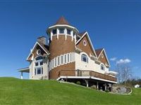 HAMPTONS SHINGLE STYLE ESTATE ON NEARLY EIGHT ACRES